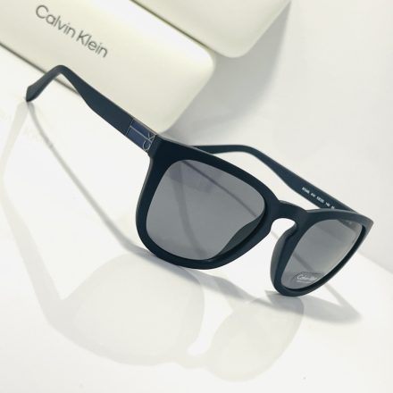 Calvin Klein Retail R724S napszemüveg matt NAVY / füstszürke férfi