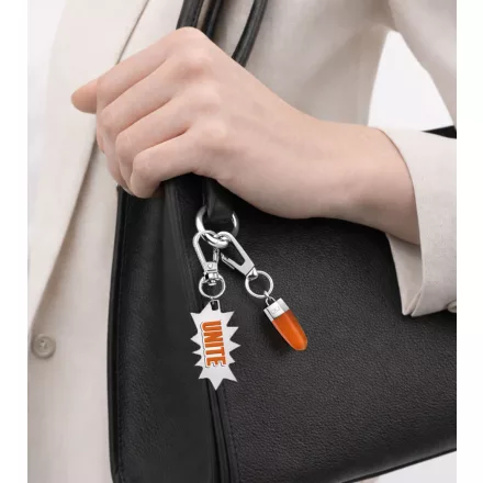 Urban Calvin Klein Downtown medál szett - nemesacél Pendants  kontrasztos  és UNITE Logo - táska kiegészítő - 7 x 1.3 cm - KJJCSA090100 - ezüst/narancssárga Méret: N