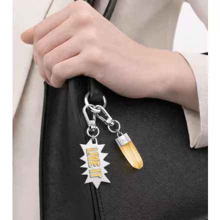 stílusos Calvin Klein Downtown medál szett: nemesacél Pendants  kontrasztos  és "LIVE IT" Lettering - táska kiegészítő - 7 x 1.3 cm - KJJCJA090100 - ezüst/sárga Méret: N