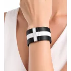 Modern Calvin Klein női ódi bőr Karkötő  Wide ellentét csíkos, méret XS 15cm, KJ9KBB0901, fekete/fehér Méret: N