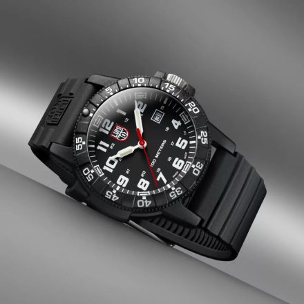 Luminox férfi óra karóra XS.0323.L