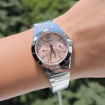 Casio LTP-2069D-4AVEG Collection női 32mm 5ATM karóra